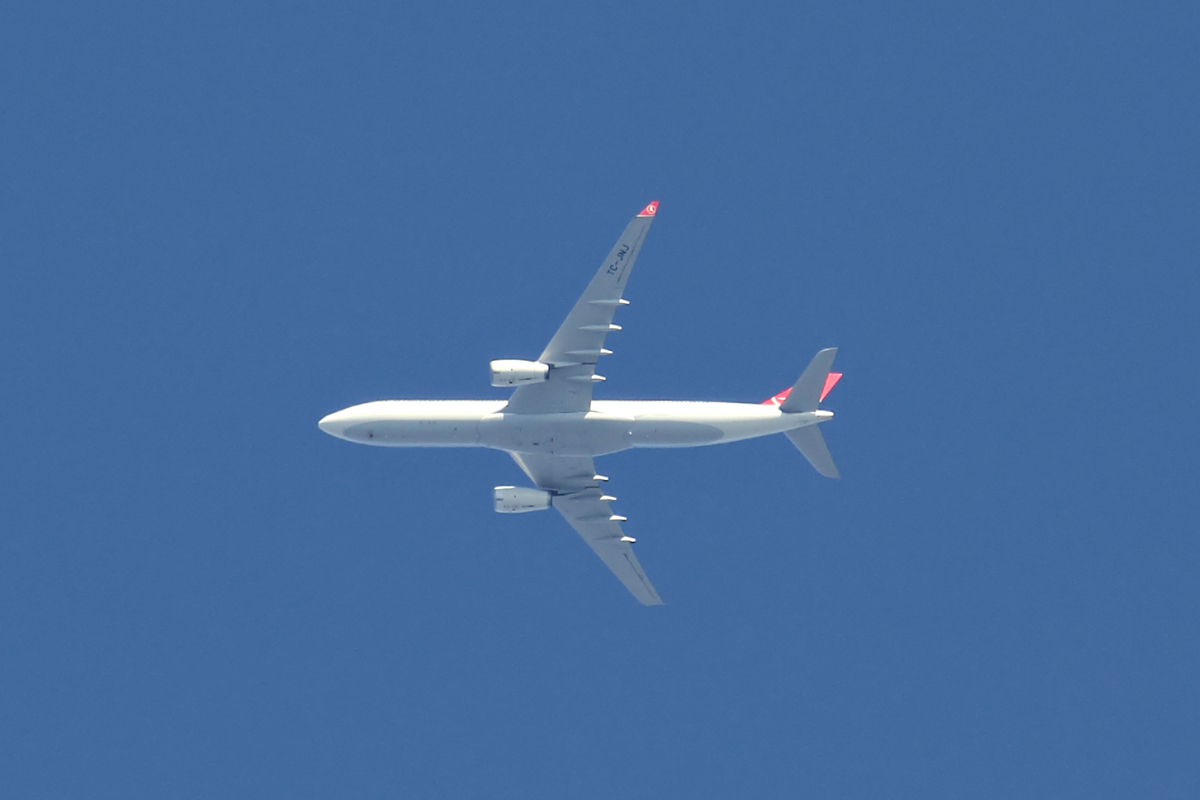 Turkish Airlines TC-JNJ beim Anflug auf Düsseldorf über Castrop-Rauxel 27.8.2014