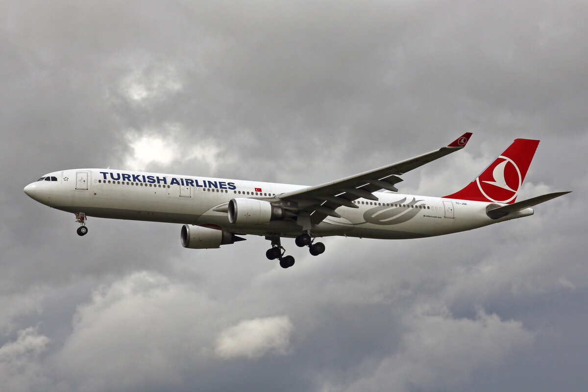 Turkish Airlines, TC-JOK, Airbus A330-303, msn: 1642, 08.August 2021, ZRH Zürich, Switzerland.