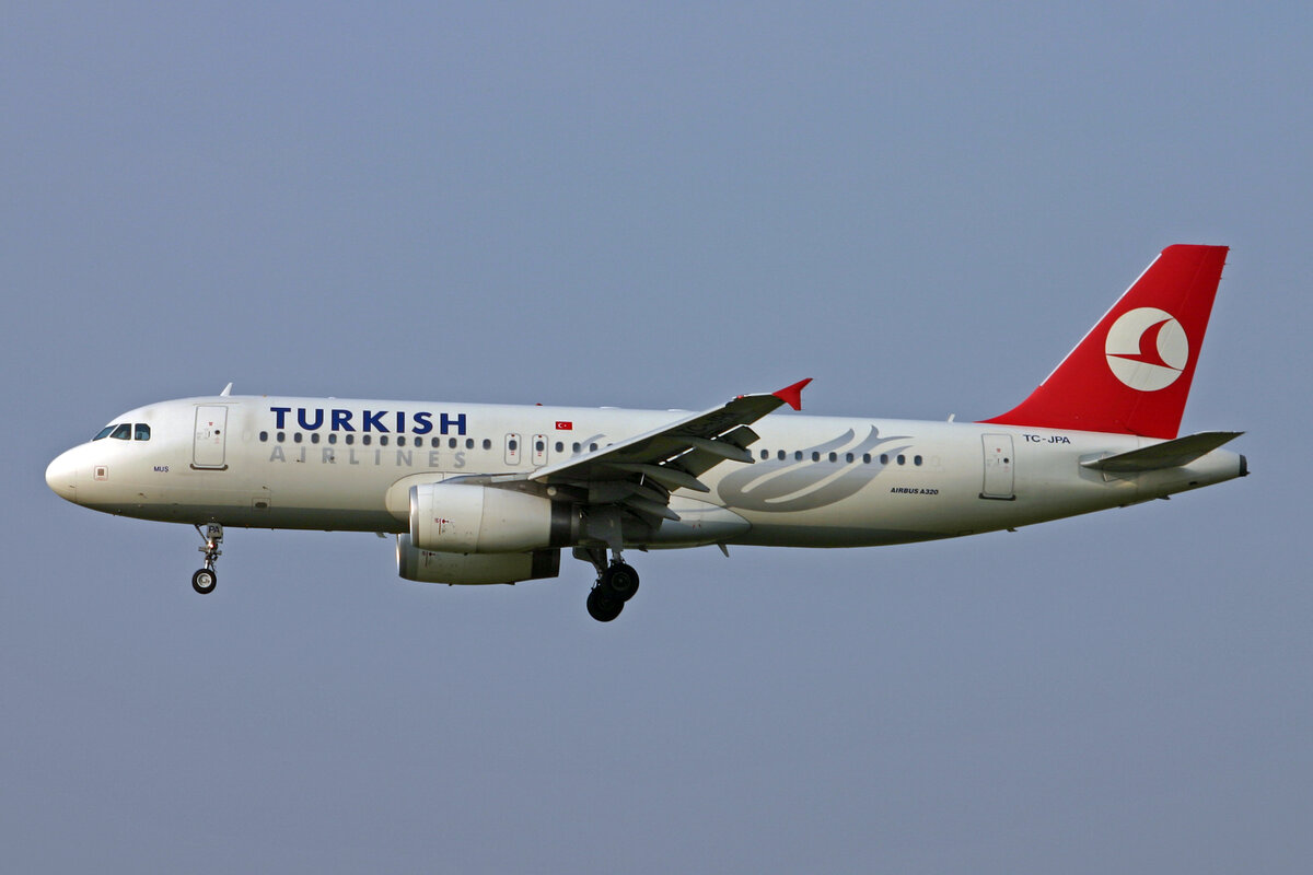 Turkish Airlines, TC-JPA, Airbus A320-232, msn: 2609,  Mus , 27.März 2007, ZRH Zürich, Switzerland.
