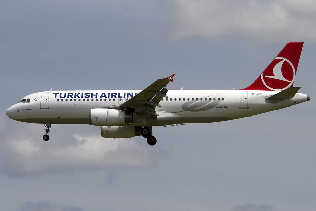 Turkish Airlines, TC-JPC, Airbus, A320-232, 28.05.2014, TLS, Toulouse, France




