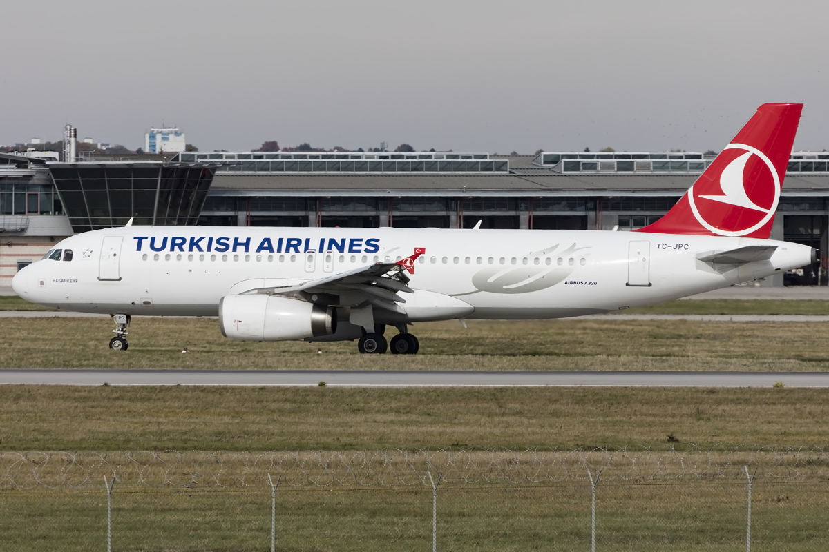 Turkish Airlines, TC-JPC, Airbus, A320-232, 24.10.2015, STR, Stuttgart, Germany



