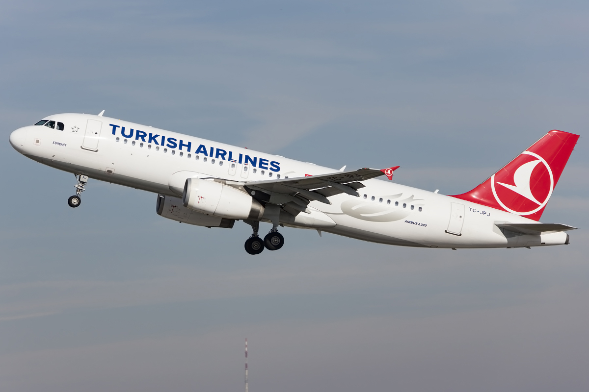 Turkish Airlines, TC-JPJ, Airbus, A320-232, 24.10.2015, STR, Stuttgart, Germany 



