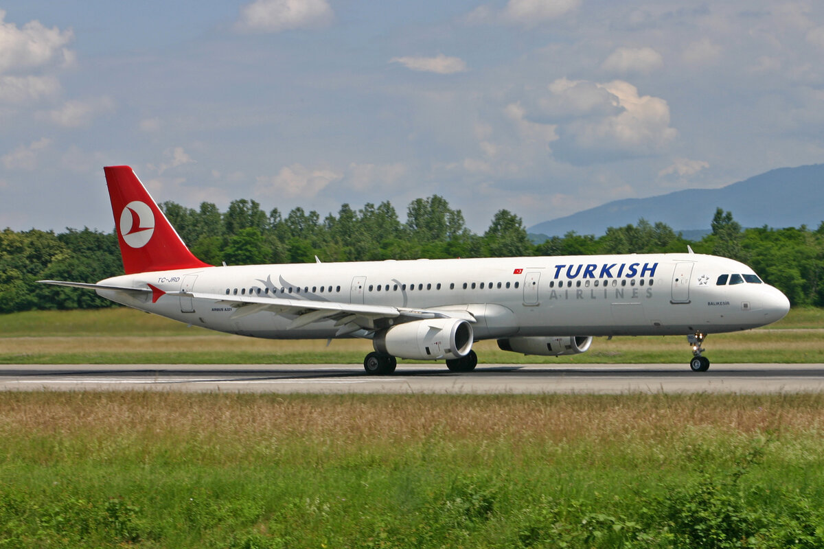 Turkish Airlines, TC-JRD, Airbus A321-231, msn: 3015,  Balikesir , 14.Juni 2008, BSL Basel - Mühlhausen, Switzerland.