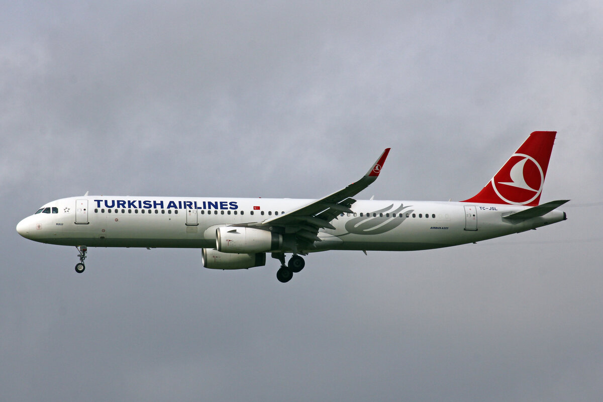 Turkish Airlines, TC-JSL, Airbus A321-231, msn: 5667,  Kulu , 01.Mai 2022, ZRH Zürich, Switzerland.