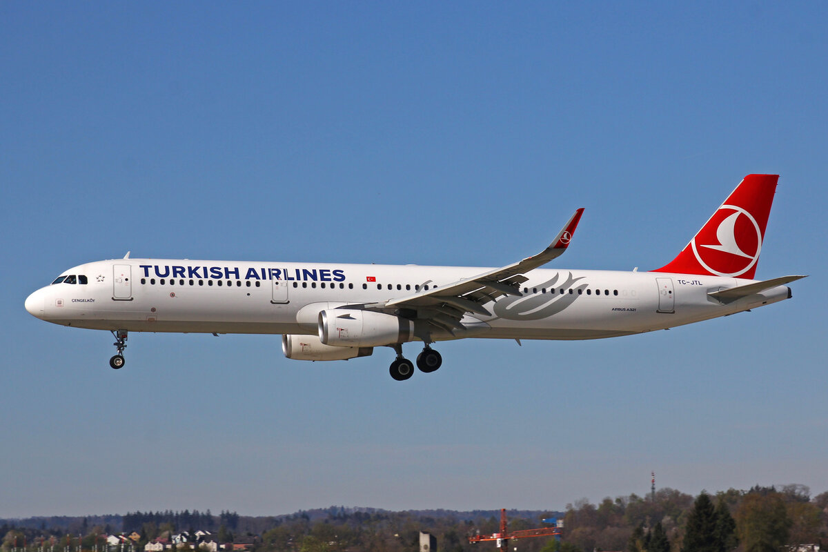 Turkish Airlines, TC-JTL, Airbus A321-231, msn: 7166,  Çengelköy , 18.April 2022, ZRH Zürich, Switzerland.