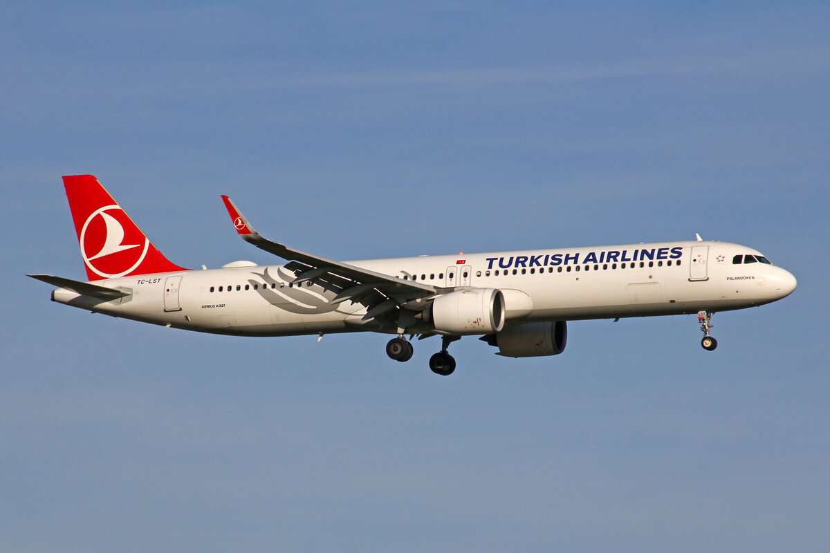 Turkish Airlines, TC-LST, Airbus A321-271NX, msn: 9326,  Palandöken , 01.Januar 2023, ZRH Zürich, Switzerland.