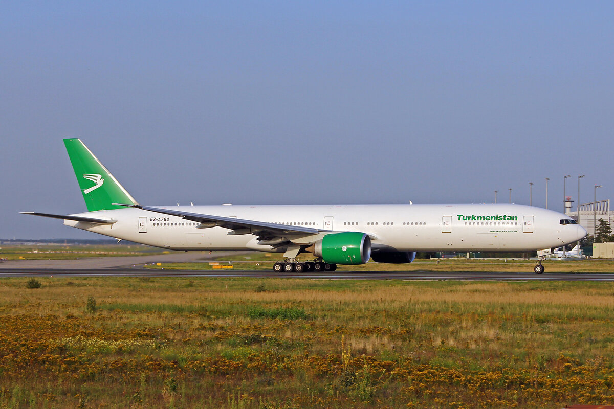 Turkmenistan Airlines, EZ-A782, Boeing B777-367ER, msn: 39235/1012, 13.August 2025, FRA Frankfurt, Germany.