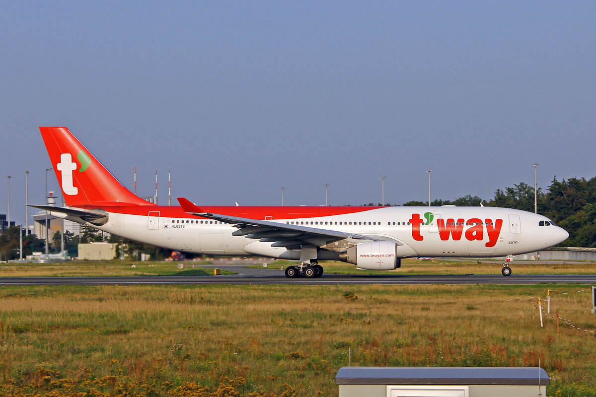 T'way Air, HL8212, Airbus A330-223, msn: 1155, 14.August 2025, FRA Frankfurt, Germany.