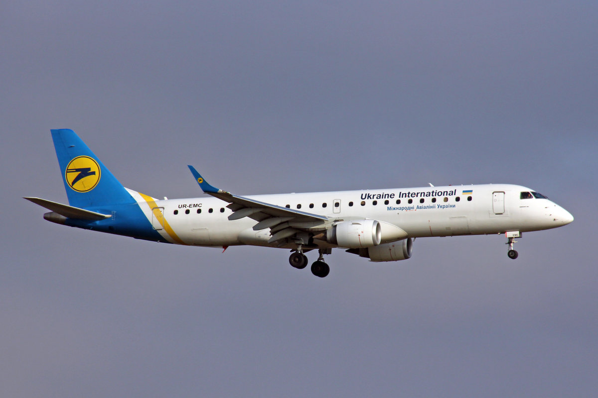 Ukraine International Airlines, UR-EMC, Embraer ERJ-190STD, msn: 19000589, 12.Januar 2020, ZRH Zürich, Switzerland.