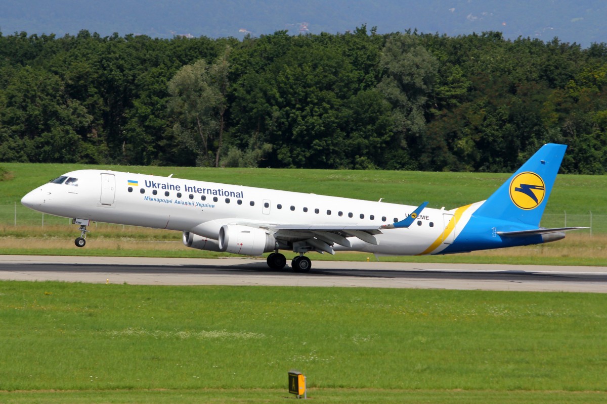 Ukraine International Airlines, UR-EME, Embraer ERJ-190STD, msn: 19000614, 10. August 2014, GVA  Genève, Switzerland