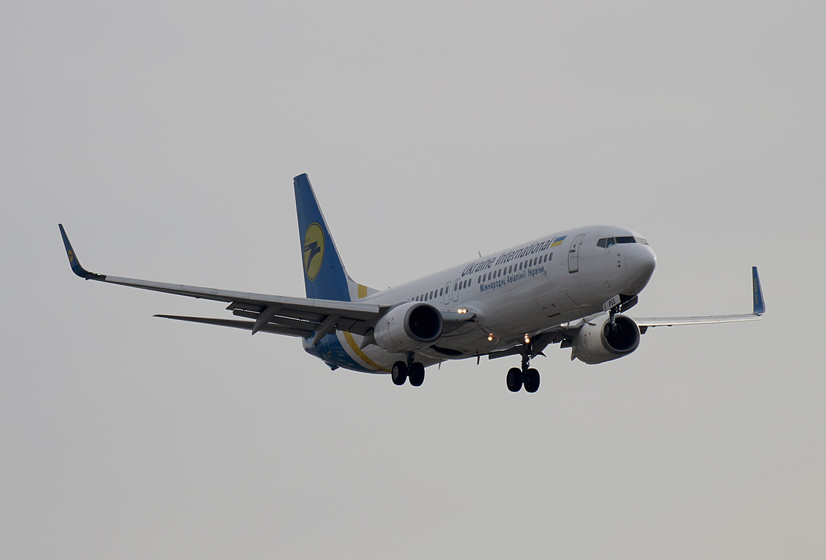 Ukraine International, Boeing B 737-8AS, UR-PSS, TXL, 15.02.2020