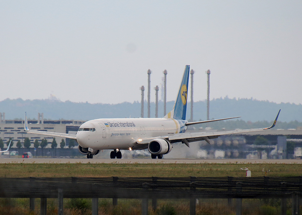 Ukraine International, Boeing B 737-9KEVR, UR-PSJ, BER, 19.08.2021