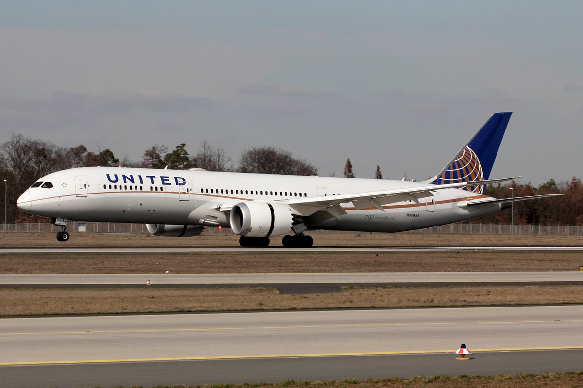 United Airlines Boeing 787-9 Dreamliner N38955 bei der Landung in Frankfurt 20.3.2019