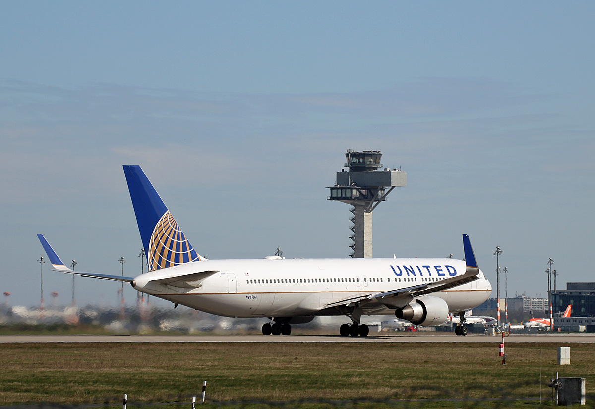 United Airlines, Boeing B 767-322(ER), N647UA, BER, 17.04.2022