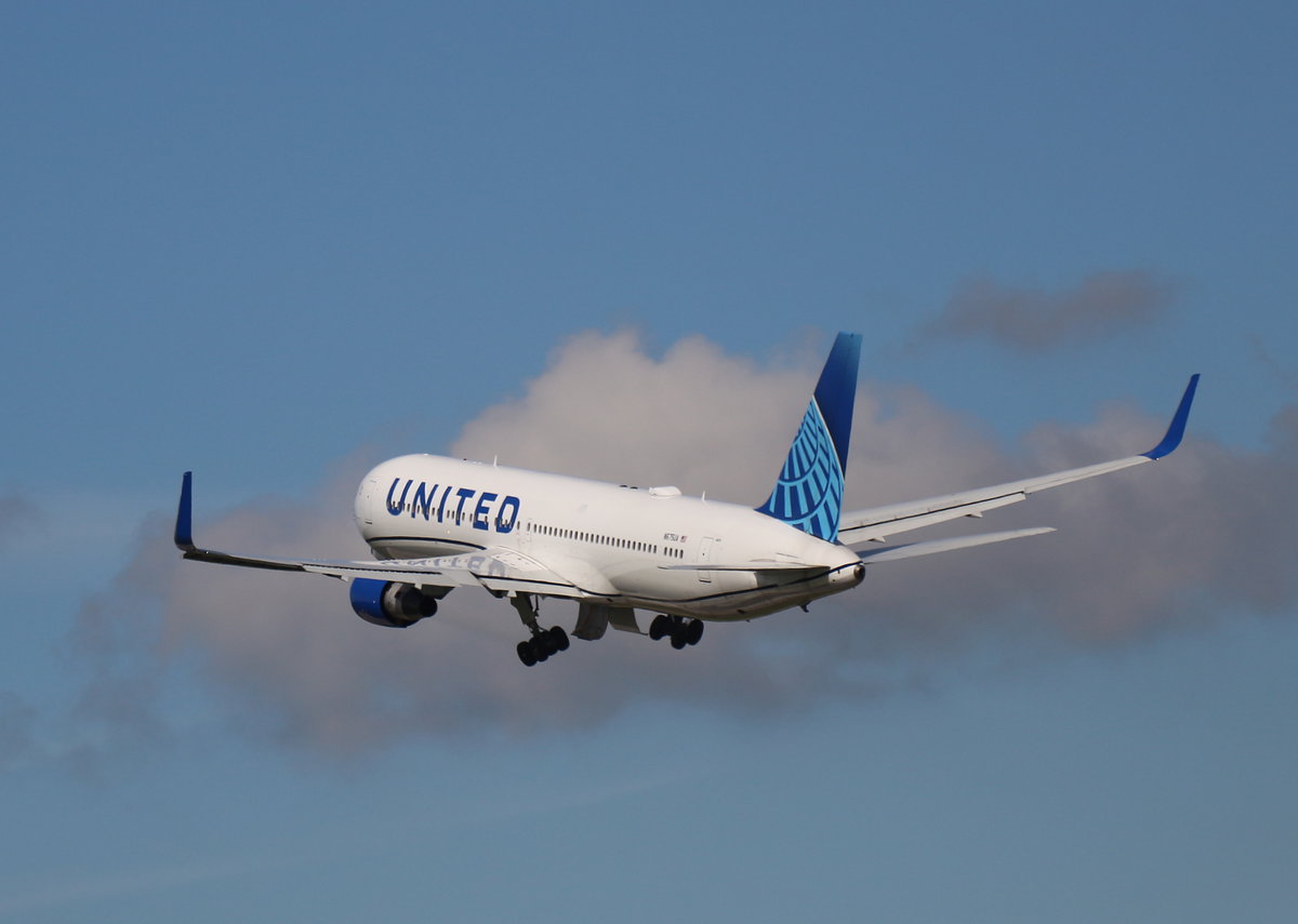 United Airlines, Boeing B 767-322(ER), BER, 15.05.2026