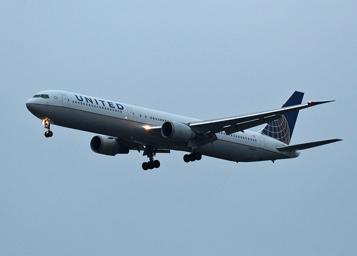 United Airlines, Boeing B 767-424(ER), N78060, TXL, 19.01.2020