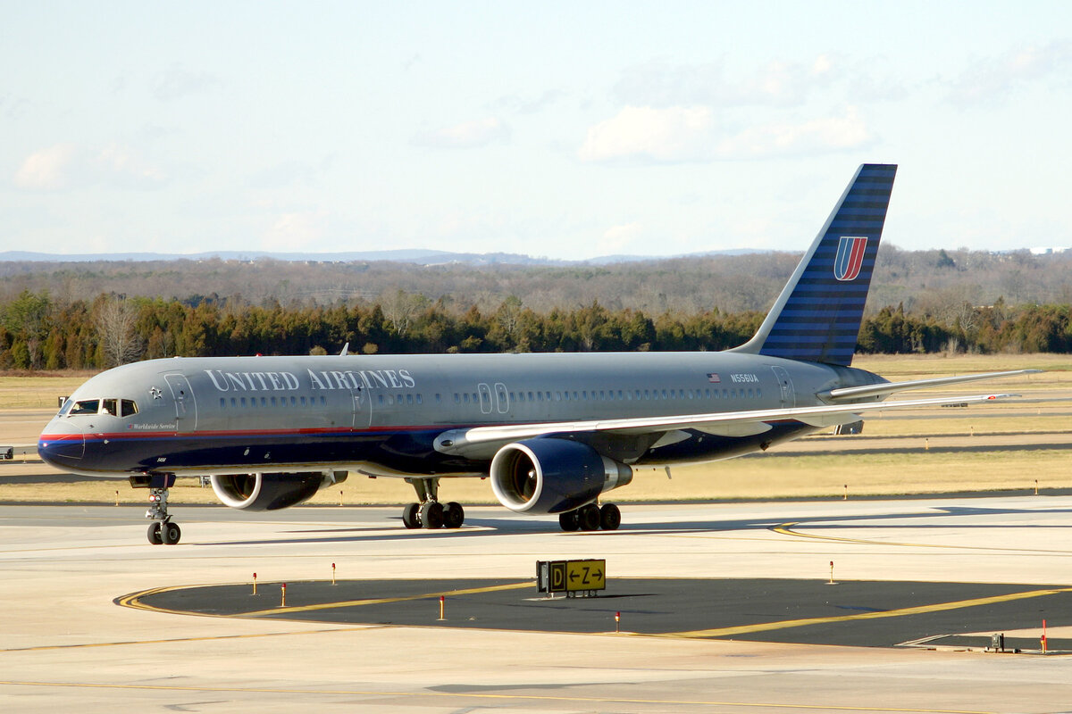 United Airlines, N556UA, Boeing B757-222, msn: 26650/447, 08.Januar 2007, IAD Washington Dulles, USA.