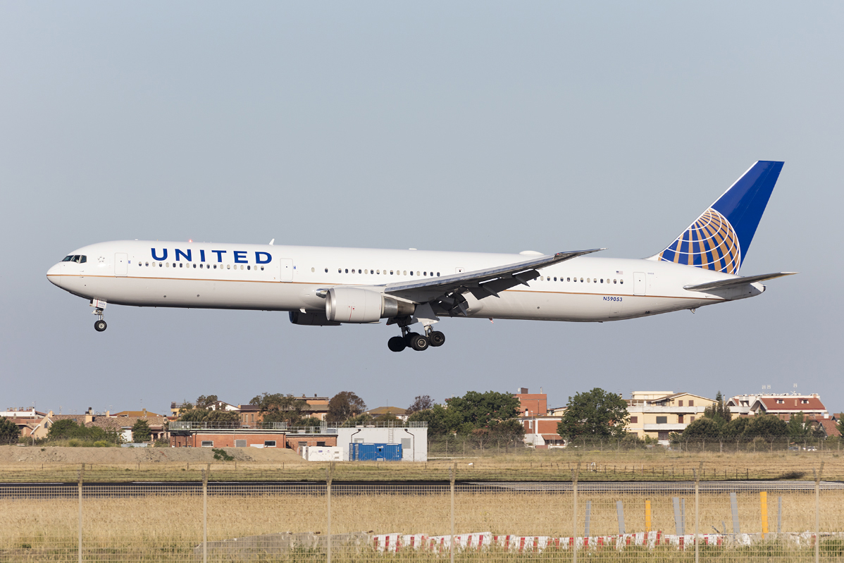 United Airlines, N59053, Boeing, B767-424ER, 30.04.2017, FCO, Roma, Italy 



