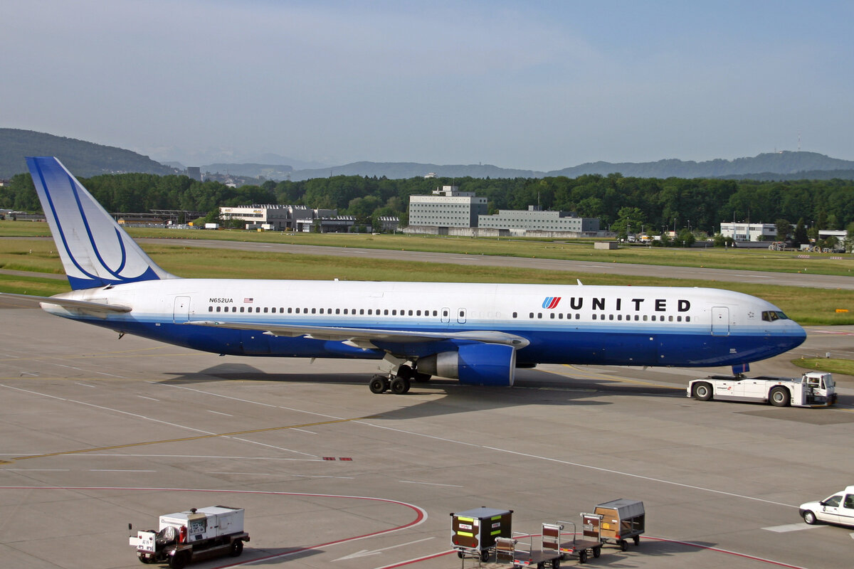 United Airlines, N652UA, Boeing B767-322ER, msn: 25390/457, 26.Mai 2007, ZRH Zürich, Switzerland.