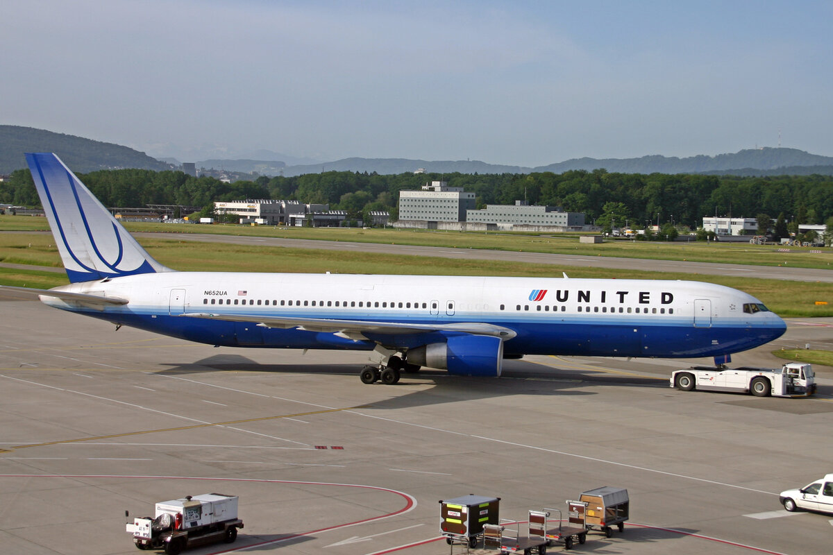 United Airlines, N652UA, Boeing B767-322ER, msn: 25390/457, 26.Mai 2007, ZRH Zürich, Switzerland.