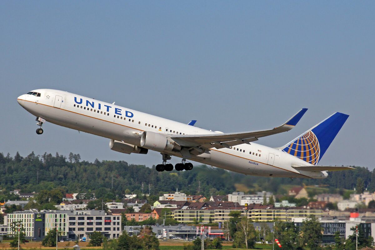 United Airlines, N658UA, Boeing B767-322ER, msn: 27113/480, 30.Juli 2022, ZRH Zürich, Switzerland.