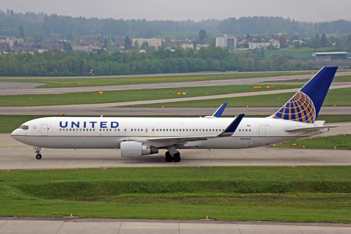 United Airlines, N663UA, Boeing B767-322ER, msn: 27160/514, 01.Mai 2022, ZRH Zürich, Switzerland.