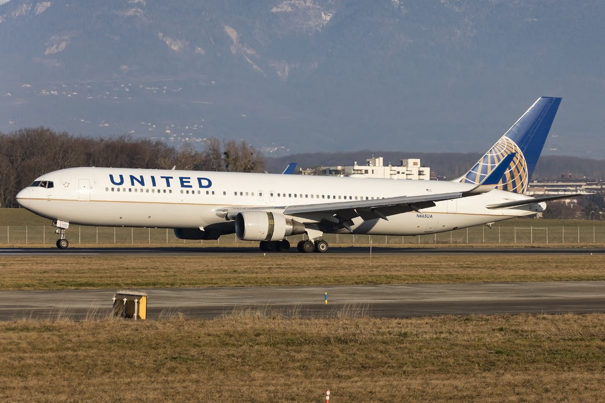 United Airlines, N665UA, Boeing, B767-322-ER, 30.01.2016, GVA, Geneve, Switzerland 



