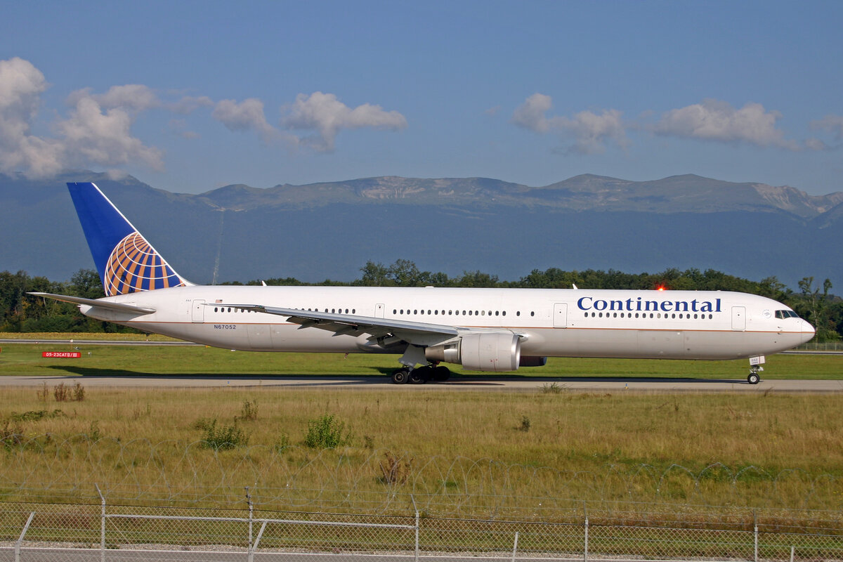 United Airlines, N67052, Boeing 767-424ER, msn: 29447/805, 01.September 2007, GVA Genève, Switzerland.