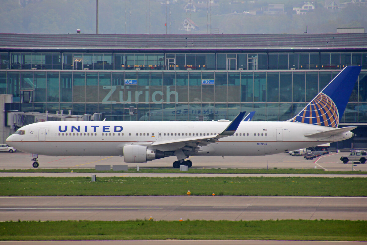 United Airlines, N672UA, Boeing B767-322ER, msn: 30027/777, 23.April 2022, ZRH Zürich, Switzerland.