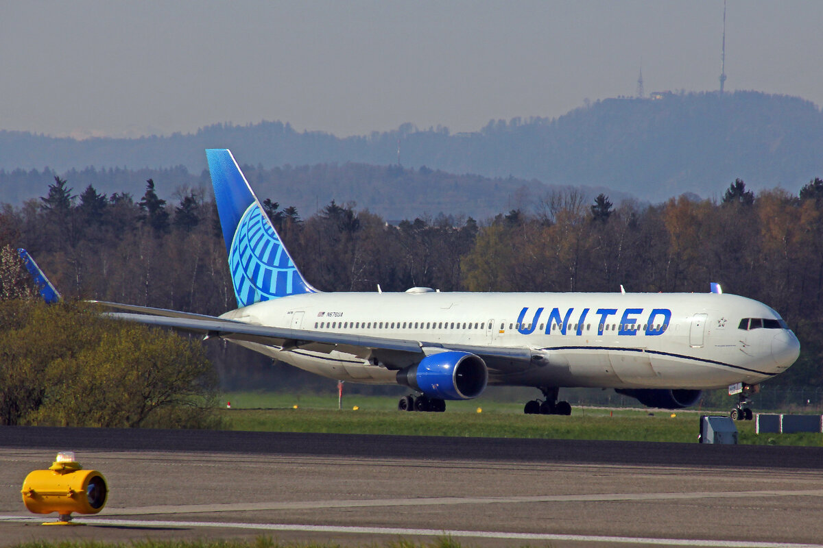 United Airlines, N676UA, Boeing B767-322ER, msn: 30028/834, 10.April 2023, ZRH Zürich, Switzerland.