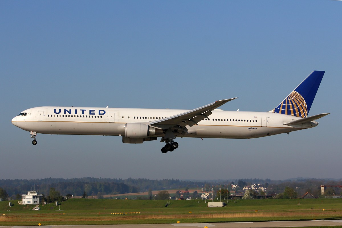 United Airlines, N69059, Boeing 767-424ER, 24.April 2015, ZRH  Zürich, Switzerland.