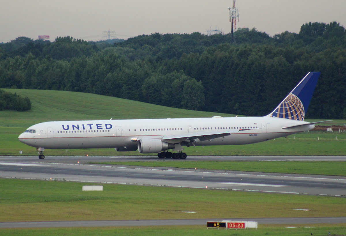 United Airlines, N78060, (c/n 29455),Boeing 767-424(ER), 23.07.2016, HAM-EDDH, Hamburg, Germany 