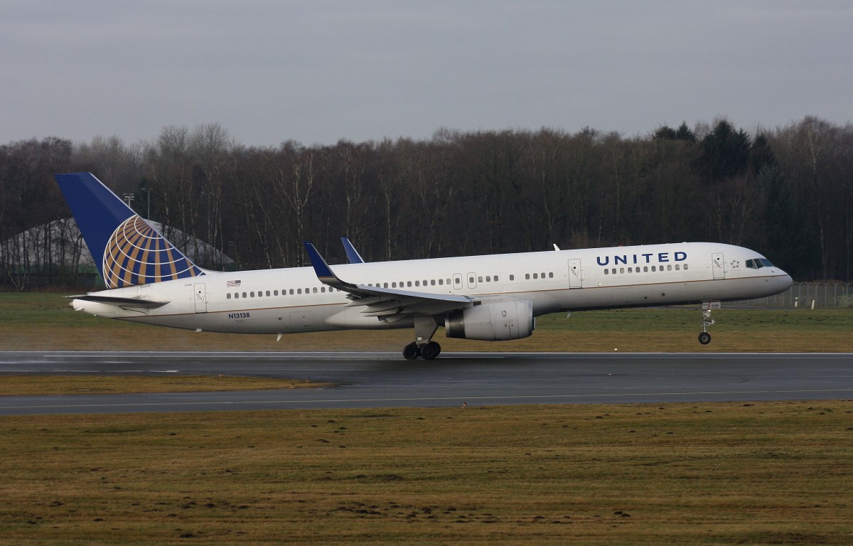 United Airlines,N13138,(c/n 30351),Boeing 757-224(WL),28.02.2015,HAM-EDDH,hamburg,Germany