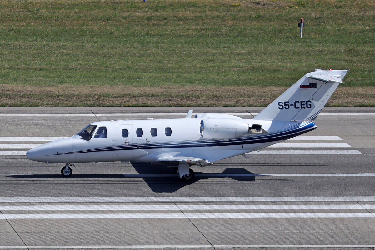 United Eagle, S5-CEG, Cessna 525 CitationJet CJ1,msn: 525-0533, 19.Juni 2026, ZRH Z�rich, Switzerland.