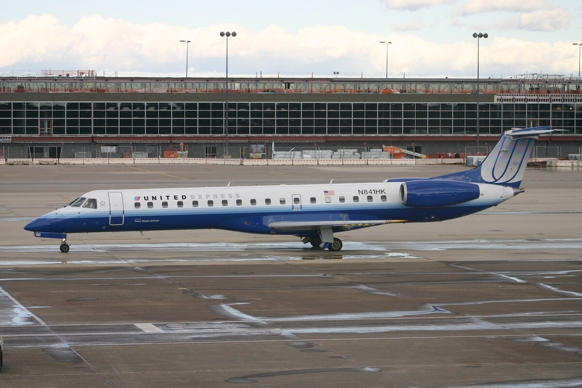United Express (Trans States Airlines), N841HK, Embraer ERJ-145LR, msn: 145382, 08.Januar 2007, IAD Washington Dulles, USA.