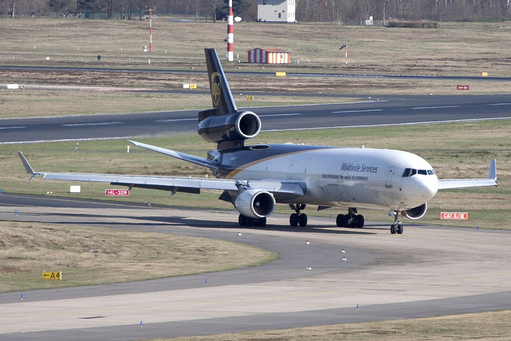 UPS, N253UP, McDonnell Douglas, MD11F, 12.04.2015, CGN, Köln/Bonn, Germany



