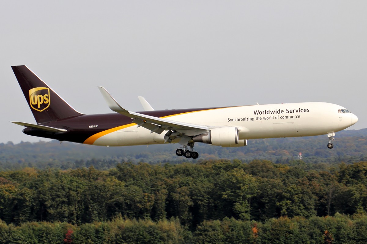 UPS N305UP bei der Landung in Köln/Bonn 28.9.2014