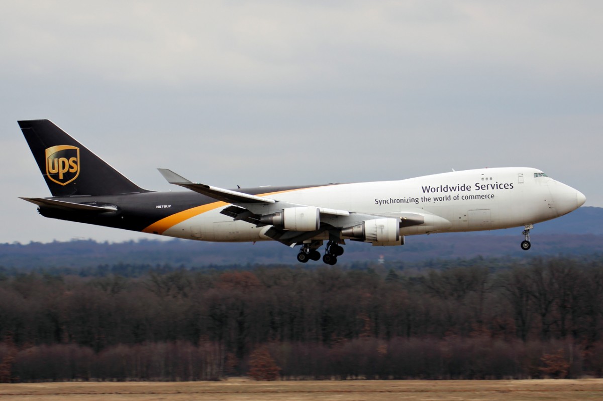 UPS N576UP bei der Landung in Köln/Bonn 15.3.2015