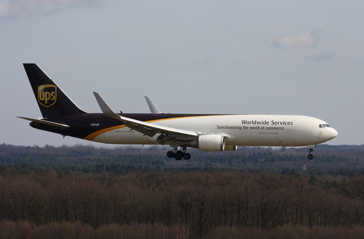 UPS,N307UP,(c/n 27760),Boeing 767-34AF(ER)(WL),12.04.2015,CGN-EDDK,Köln-Bonn,Germany