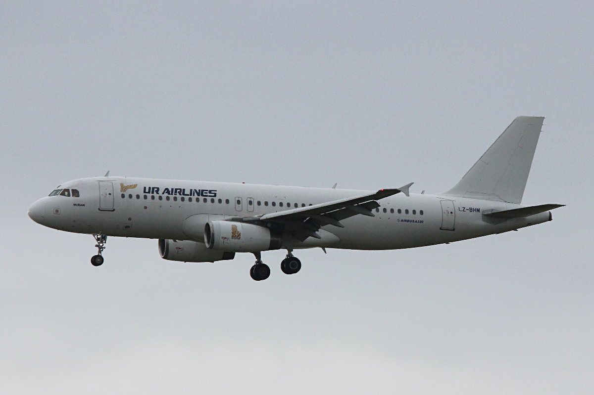 UR Airlines, Airbus A 320-232, LZ-BHM, BER, 09.06.2026