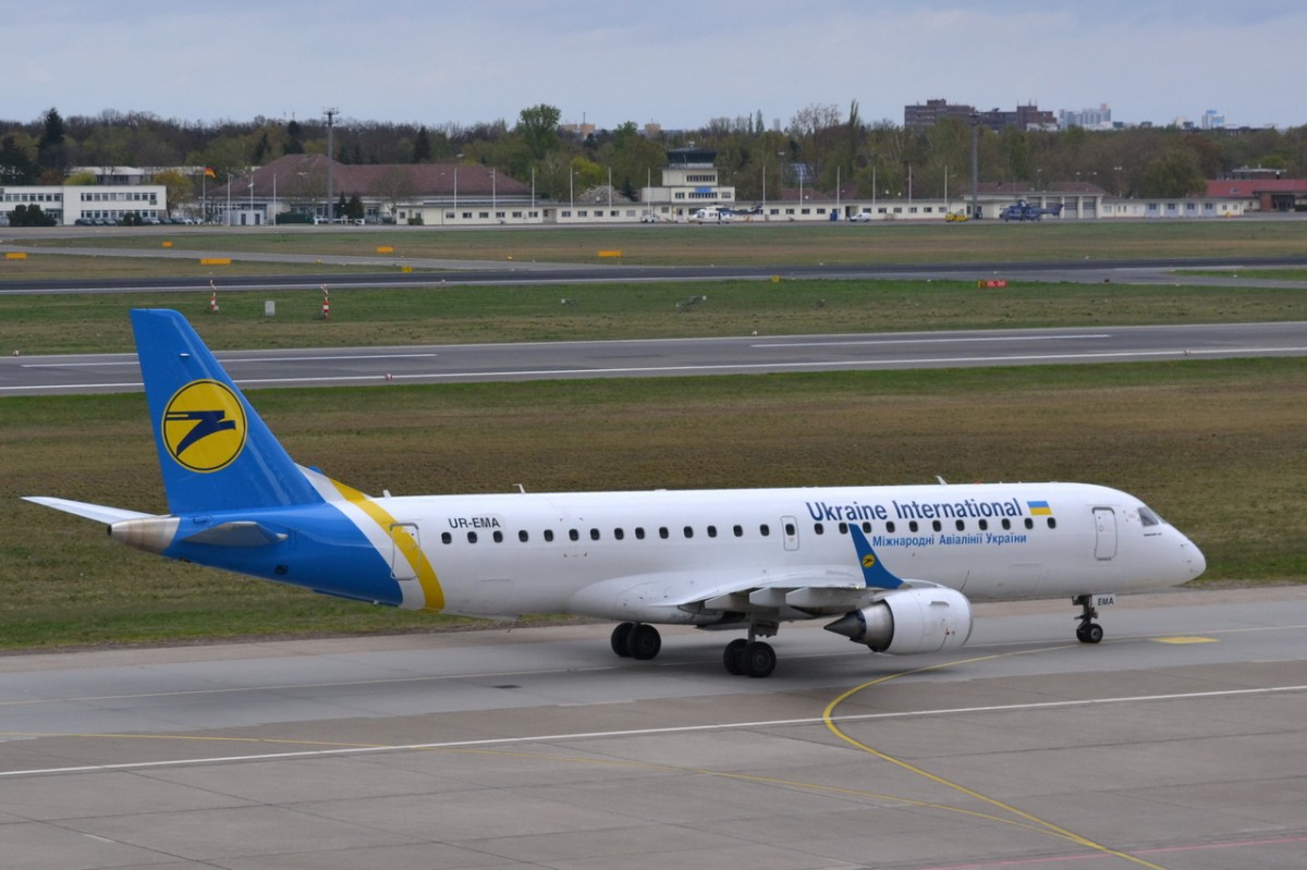 UR-EMA Ukraine International Airlines Embraer ERJ-190STD (ERJ-190-100)   09.04.2014  in Tegel gelandet