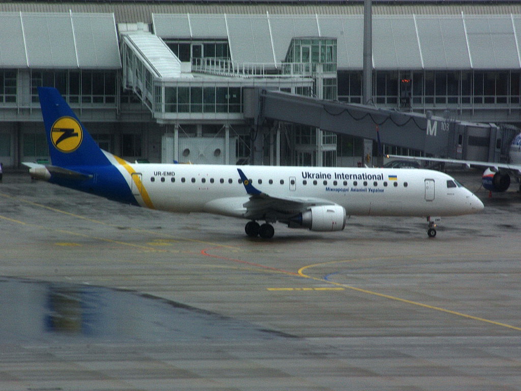 UR-EMD Ukraine International Airlines Embraer ERJ-190LR (ERJ-190 bis 100 LR)

14.09.2013   Flughafen Mnchen