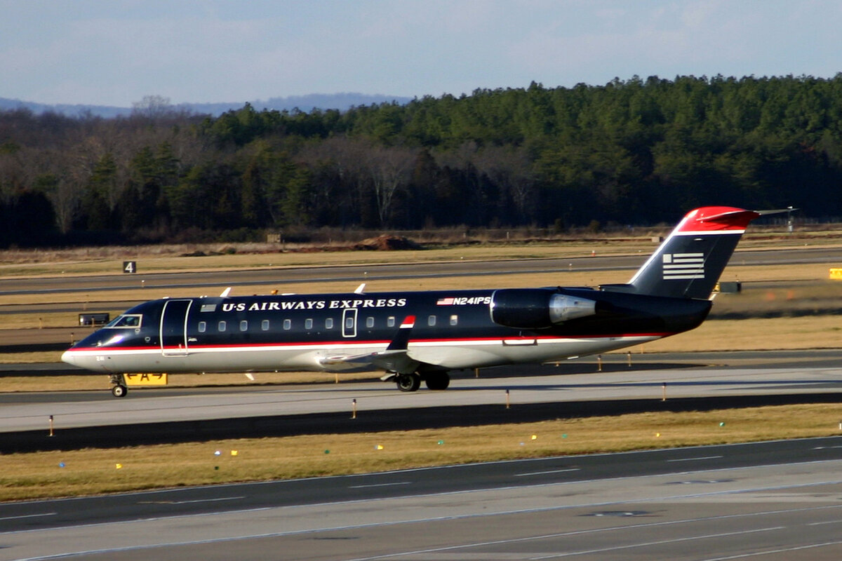 US Airways Express (PSA Airlines), N241PS, Bombardier CRJ-200ER, msn: 7909, 08.Januar 2007, IAD Washington Dulles, USA.