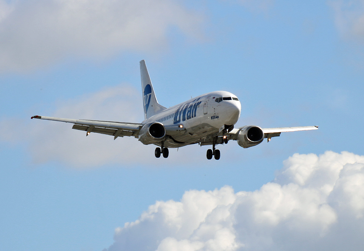 UTair, Boeing B 737-524, VP-BVN, TXL, 19.09.2019