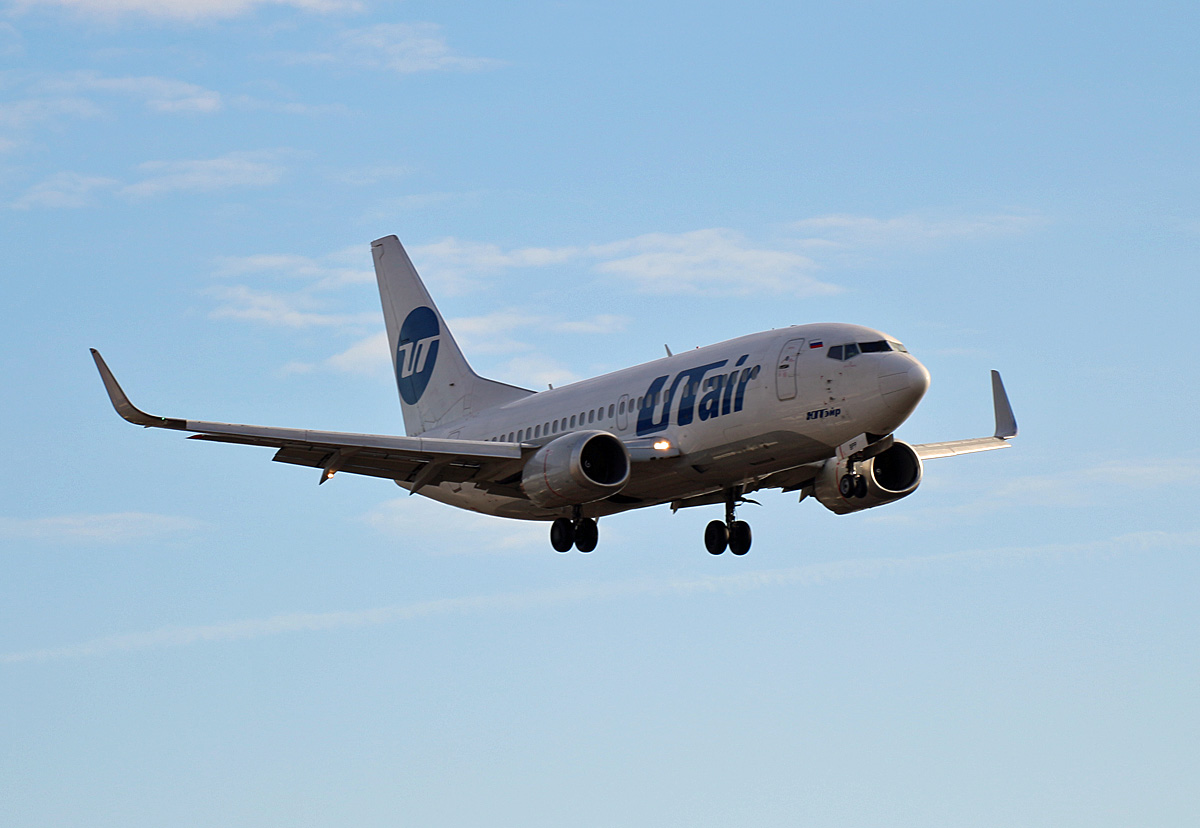 UTair, Boeing B 737-524, VQ-BPP, TXL, 29.12.2019
