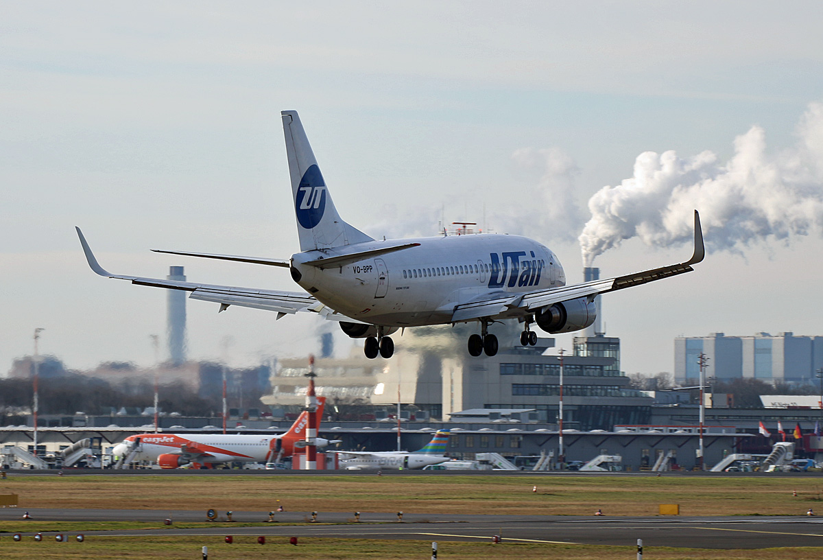 UTair, Boeing B 737-524, VQ-BPP, TXL, 29.12.2019