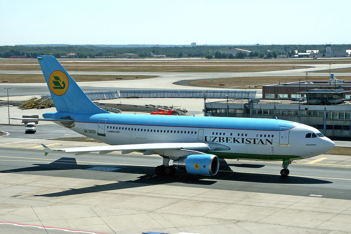 Uzbekistan Airways, UK31001, Airbus A310-324, msn: 574,  Tashkent , 19.Juli 2003, FRA Frankfurt, Germany.
