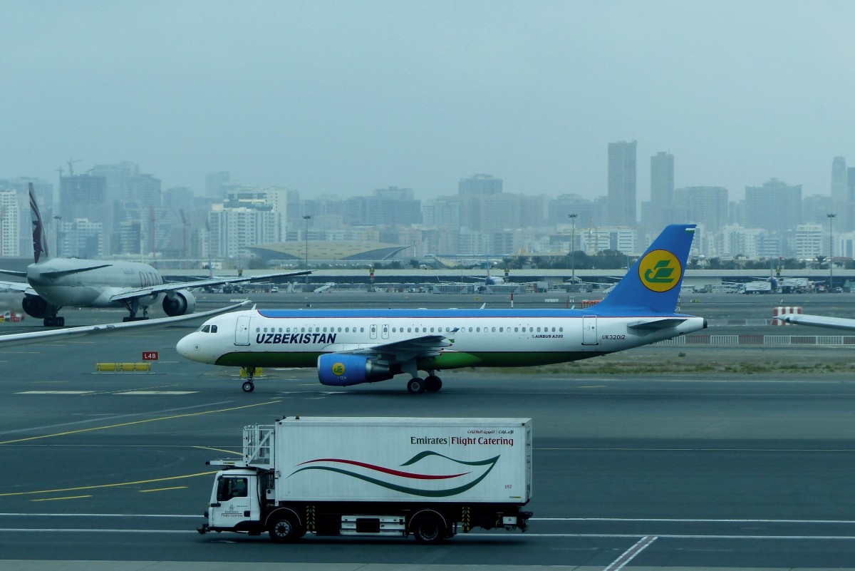 Uzbekistan Airways, UK32012, Airbus A w320, Dubai International Airport (DXB), 7.12.2015