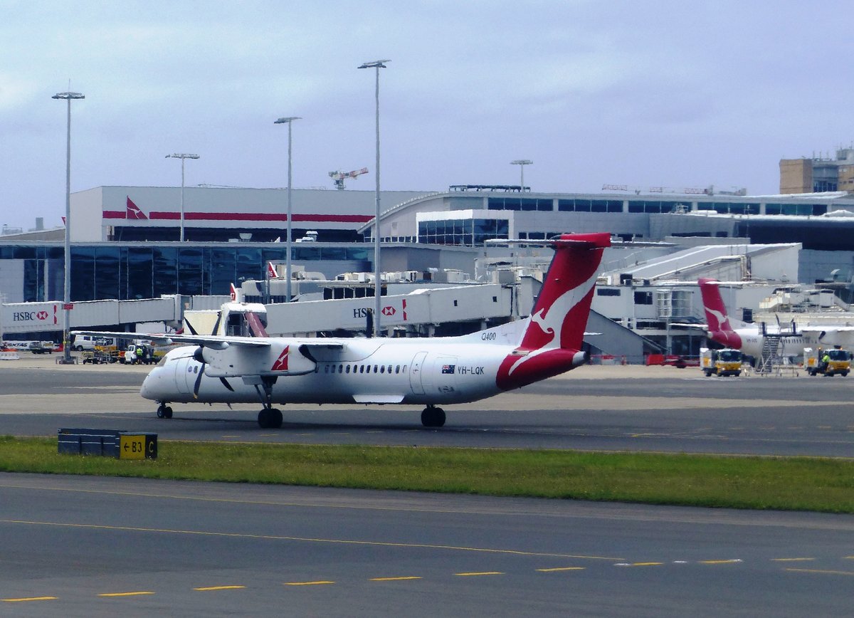 VH-LQK, De Havilland Dash 8-Q400, Qantaslink, Sydney Airport (SYD), 4.1.2018