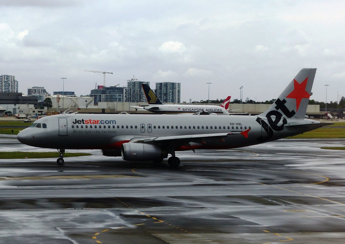 VH-VQL, Airbus A 320-232, Jet Star, Sydney Airport (SYD), 4.1.2018